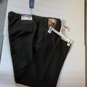 ROUNDTREE & YORKE Dress Pants with expander Wrinkle Resistant Black W 46 x L 32